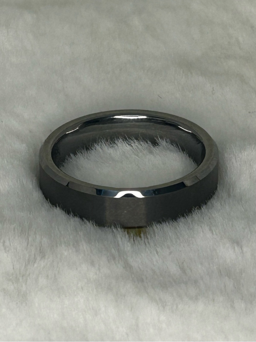 TUNGSTEN CARBIDE BAND RING